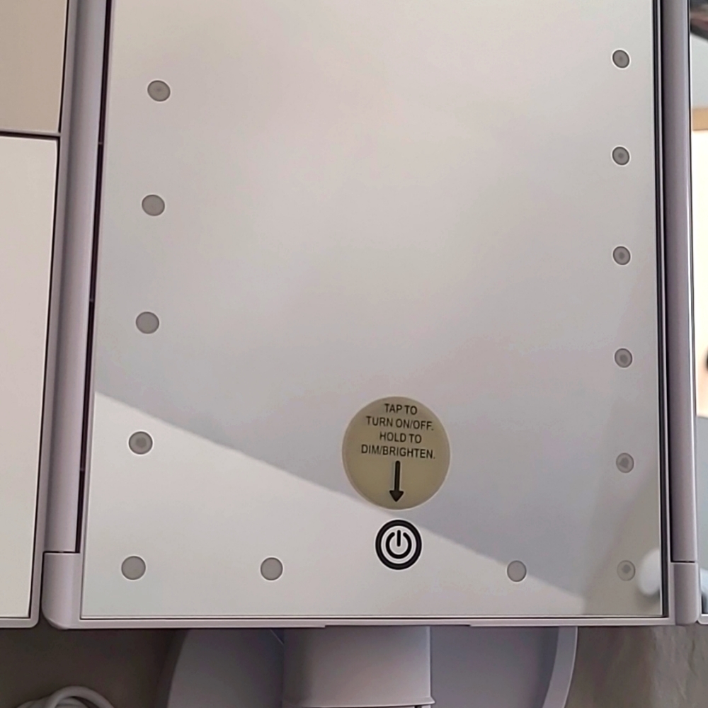 Tri-Fold LED Lighted Table Mirror - Picture 5 of 8